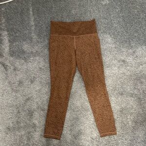 Athleta Salutation 7/8 leggings with pockets